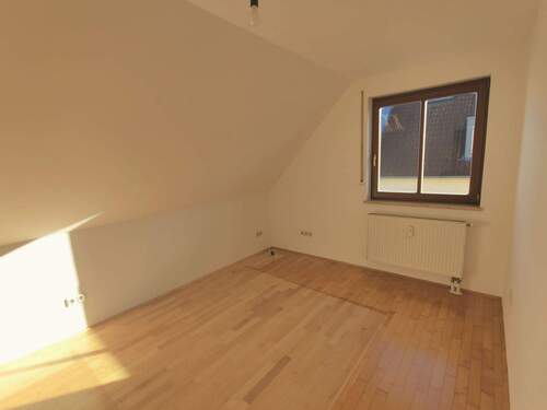 Schlafzimmer - Etagenwohnung mit 70,00 m&sup2; in Tegernheim zum Kaufen