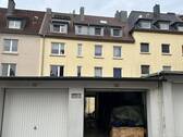 Rückansicht vom Hof des Nachbarn - 1 Zimmer Mehrfamilienhaus, Wohnhaus zum Kaufen in Recklinghausen