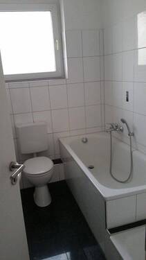 Tageslichtbad mit Wanne und Du - 