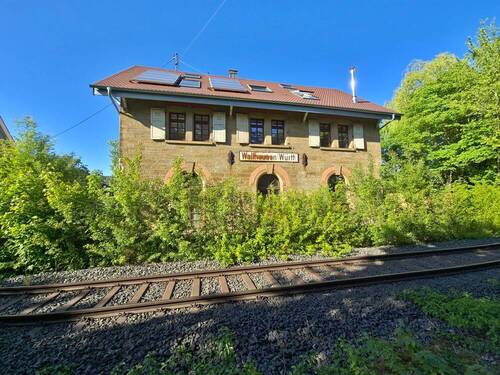 Außen - 8 Zimmer Mehrfamilienhaus, Wohnhaus zum Kaufen in Wallhausen
