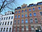 Außenansicht - Vermietete 2-Raumwhg. in zentrumsnaher Lage! Großer Südbalkon, EBK, Tageslichtbad u. Stpl.!