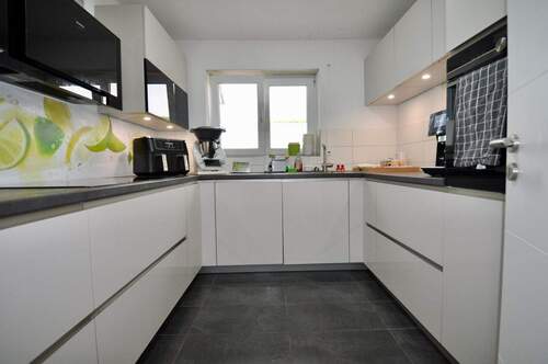 Küche - hochwertig und modern - !!! RESERVIERT !!! Panoramalage in Haltingen - schöne 4-Zimmerwohnung