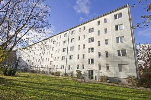 Ansicht hinten - 2 Zimmer Etagenwohnung zur Miete in Halle (Saale)