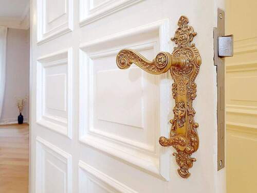 Original Türbeschläge - Etagenwohnung mit 102,00 m&sup2; in Berlin zur Miete