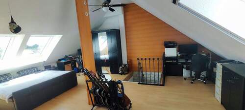 Schlafzimmer mit großer Fläche - 