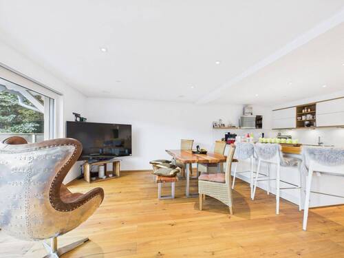 Wohnbereich - Idyllisches Zweifamilienhaus im urbanen Ottobrunn - flexibel für viele Lebenskonzepte