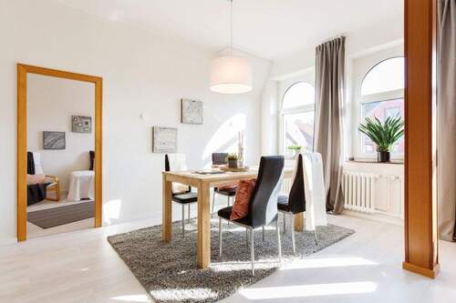 Wohnzimmer - 3 Zimmer Etagenwohnung zur Miete in Duisburg