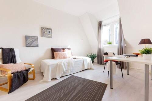 Arbeits- / Kinderzimmer - 