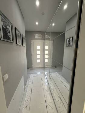 Flur - 4 Zimmer Doppelhaushälfte zum Kaufen in Trittau