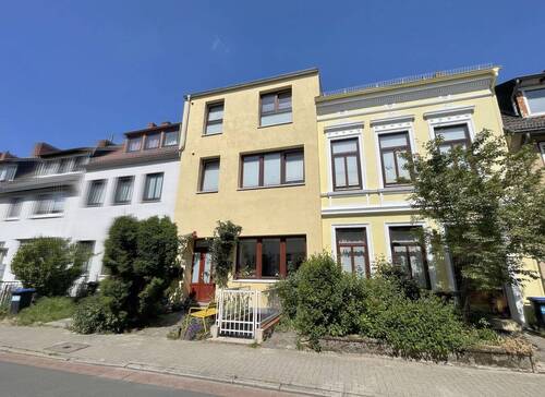 Frontansicht - 7 Zimmer Mehrfamilienhaus, Wohnhaus zum Kaufen in Bremen