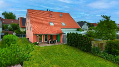 Außenaufnahme - 4 Zimmer Doppelhaushälfte zum Kaufen in Ingolstadt