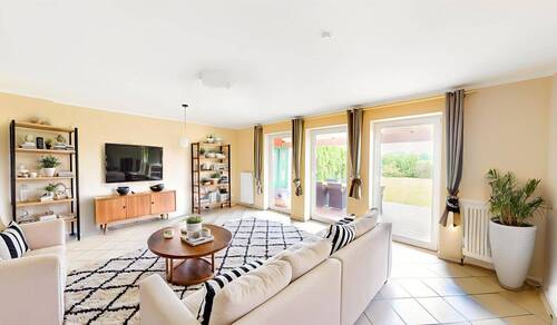 Einrichtungsbeispiel Wohnzimmer - 4 Zimmer Doppelhaushälfte in Ingolstadt