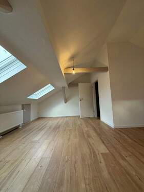 Wohnzimmer 3 - 2 Zimmer Etagenwohnung in Ludwigshafen am Rhein