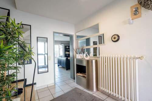 Diele - 5 Zimmer Reihenmittelhaus in Köln