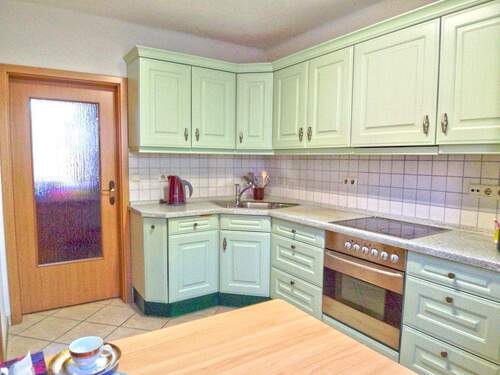 Erdgeschoss-Küche mit EBK - 