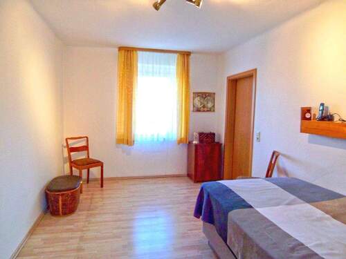 Erdgeschoss-Schlafzimmer - 