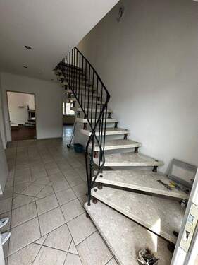 Treppe zum Obergeschoss - 