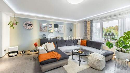 EG Wohnzimmer 2 - 9 Zimmer Mehrfamilienhaus, Wohnhaus in Rohrenfels