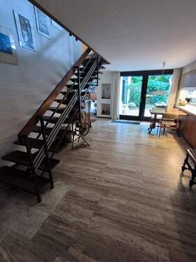 Flur Erdgeschoss - 6 Zimmer Mehrfamilienhaus, Wohnhaus zum Kaufen in Wolfsburg-Fallersleben