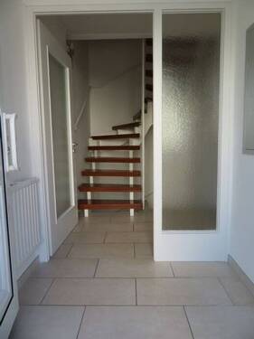 Eingangsbereich - 5 Zimmer Reihenendhaus zur Miete in Erding