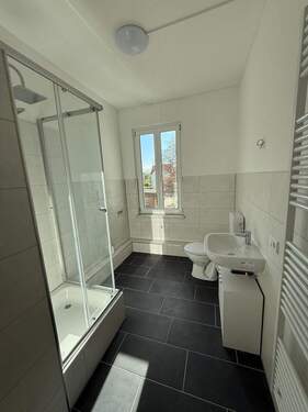 Tageslichtbad mit Dusche - 