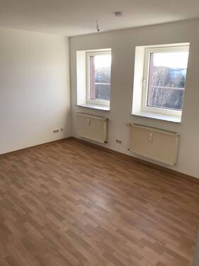Wohnzimmer Ansicht 3. - Schöne preiswerte 2-R-Wohnung ca.34m2in MD-Sudenburg zu vermieten.