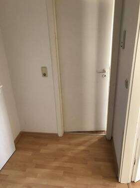 Flur - Etagenwohnung mit 34,00 m&sup2; in Magdeburg zur Miete