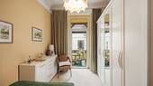Schlafzimmer mit Balkon - 