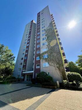 Außenansicht - Renovierte 4-Raum-Whg. mit Essdiele, Balkon, Gäste-WC, Abstellraum, Stellplatz uvm. Kronshagen