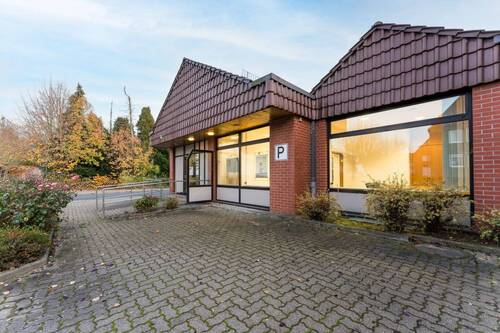 Außenansicht - 6 Zimmer Mehrfamilienhaus, Wohnhaus zum Kaufen in Büddenstedt