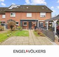 Gepflegtes Reihenhaus mit 4 Zimmern und Garage - Henstedt-Ulzburg