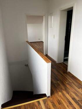 Haus 1 - Flur im Obergeschoss - 