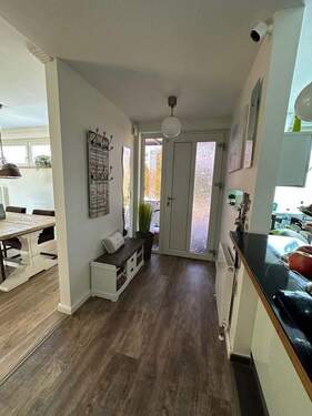 Flur vorderer Bereich - 4 Zimmer Bungalow in Norderstedt