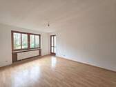Helles Wohnzimmer - 3 Zimmer Etagenwohnung zur Miete in München