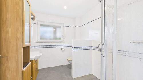 Badezimmer 2 (unten) - 