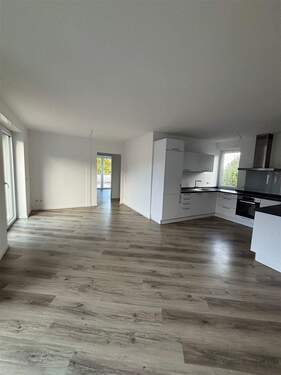 Wohnbereich - Schickes Penthouse - Wohnung mit Tiefgaragenstellplatz