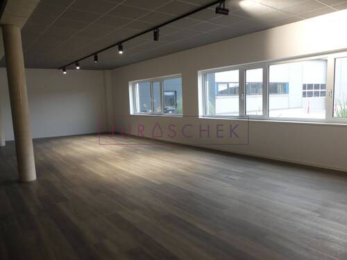 rechte Büroetage - Moderne Bürofläche mit EBK mit sehr guter Verkehrsanbindung