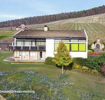 Architektenhaus mit Freifläche in herrschaflicher Lage und traumhafte Aussicht - Weinstadt Großheppach