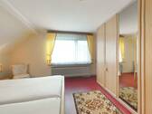 Haus vorne - Schlafzimmer DG - 