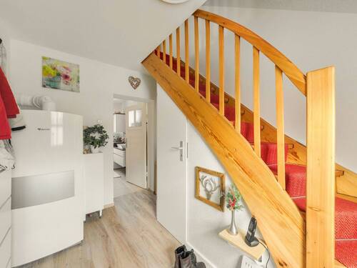 Haus hinten - Flur EG mit Heizungsanlage - 