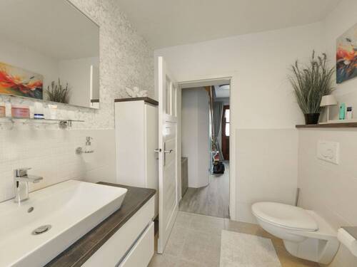 Haus hinten - Bad EG - 