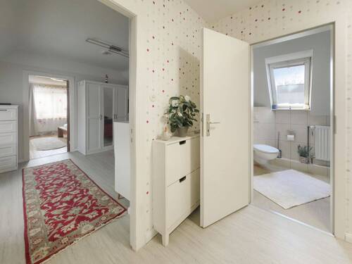 Haus hinten - Flur DG - 