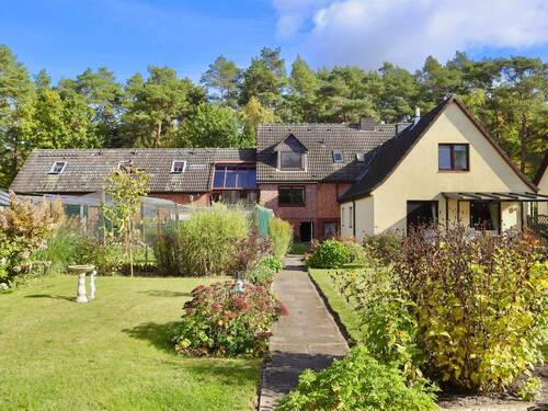 Titelbild - Vielseitiges Wohnensemble mit großem Grundstück & Platz für Familie, Tiere u. Arbeit