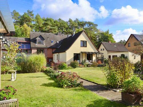 Wohnen im Grünen - 8 Zimmer Mehrfamilienhaus, Wohnhaus in Escheburg / Voßmoor