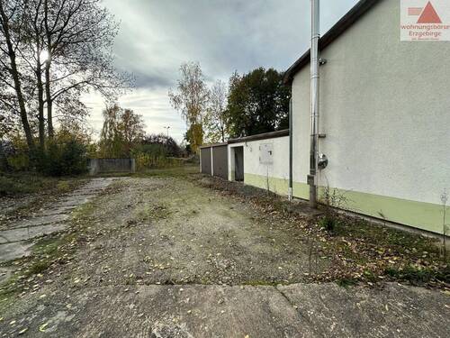 Zufahrt Garagen - 