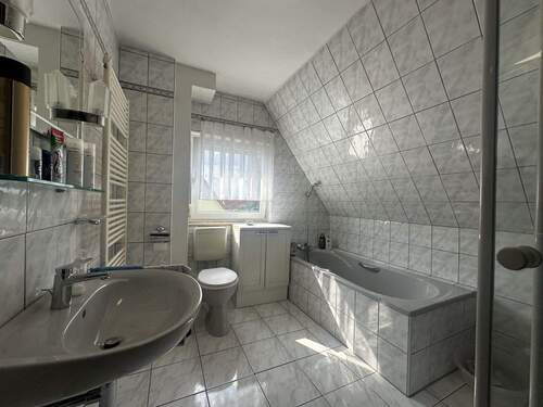 Bad - Dachgeschoss - 