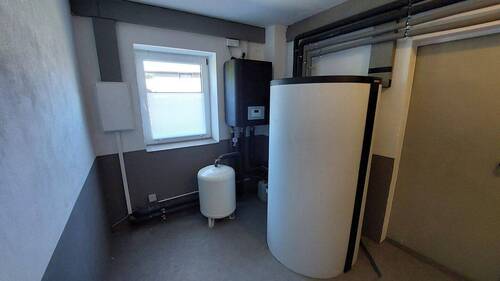 Heizungsraum - 8 Zimmer Mehrfamilienhaus, Wohnhaus in Steinberghaff