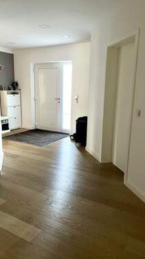 Flur - 5 Zimmer Mehrfamilienhaus, Wohnhaus in Amt Neuhaus