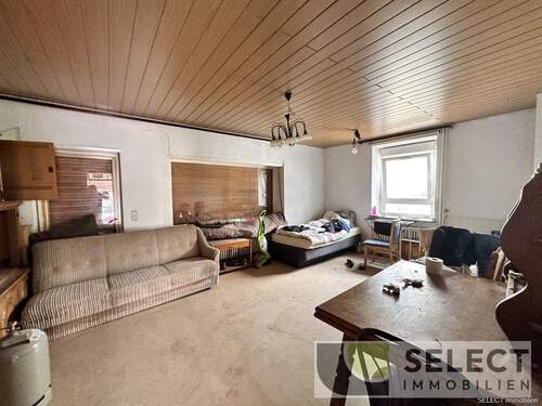 Wohnzmmer - 5 Zimmer Mehrfamilienhaus, Wohnhaus in Weiskirchen / Konfeld