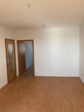 Raum_Wohnzimmer - Sanierte 2-Raum-Wohnung in Gützkow